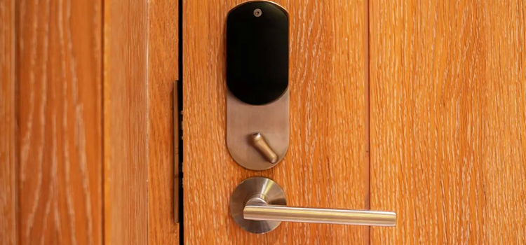 Automatic Locking Door Knob Blackhawk